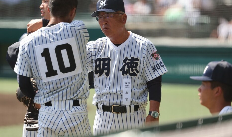 明徳義塾・馬淵 史郎監督（写真撮影=太田 裕史）