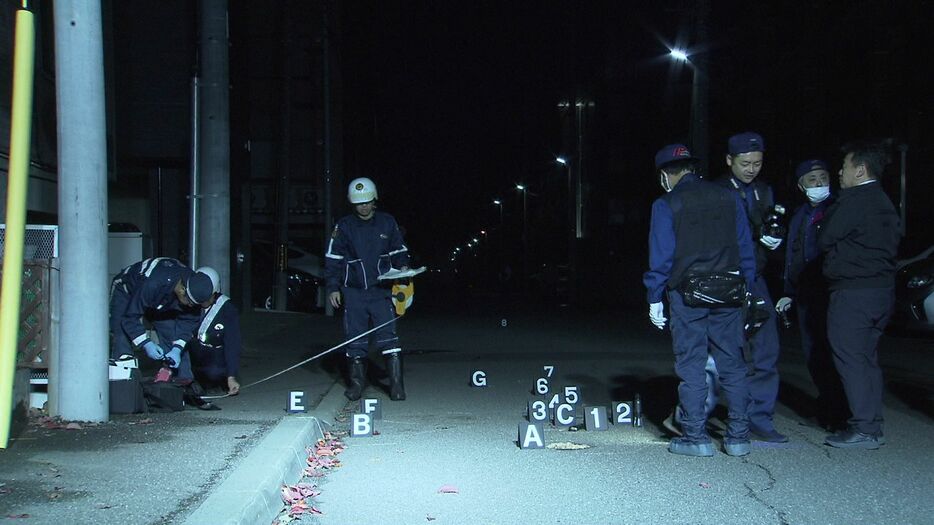 札幌市白石区の路上で男性が車にはねられる