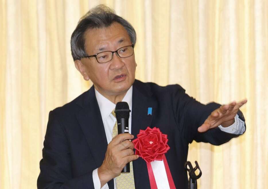 講演する有元隆志特別記者＝15日、前橋市（風間正人撮影）