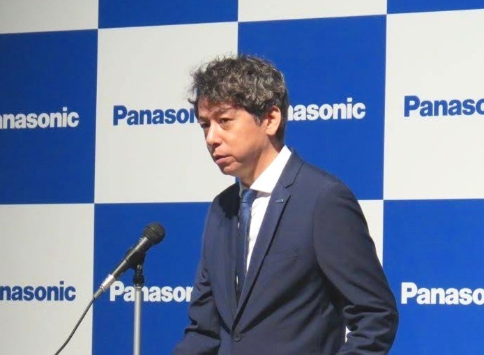 ライティング事業部プロフェッショナルライティングビジネスユニット長の熊澤龍也氏　Newsweek Japan