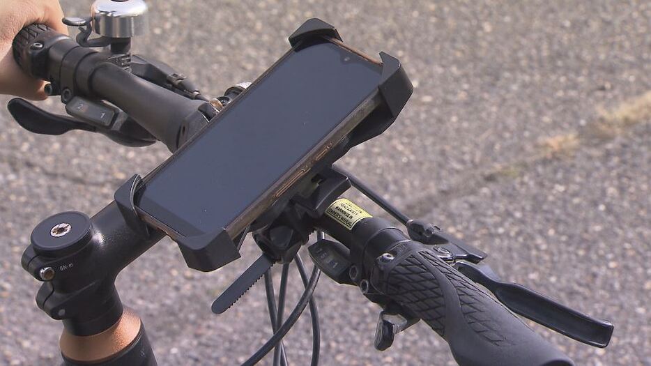 スマホを自転車に取り付けるスタンド