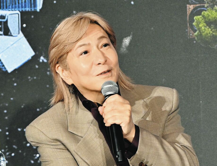 「ＭＵＵＵＳＥ：ＭＵＳＩＣ　ＭＵＳＥＵＭ」メディア内覧会に出席した小室哲哉