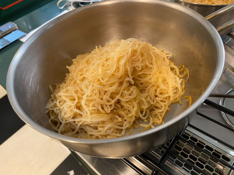 完成したしらたき麺