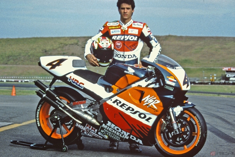 1999年、NSR500に乗ってスペイン人初の500cc王者に輝いたアレックス・クリビーレ。2010年代のホルヘ・ロレンソやマルク・マルケスに続くスパニッシュライダー時代の先駆けとなった