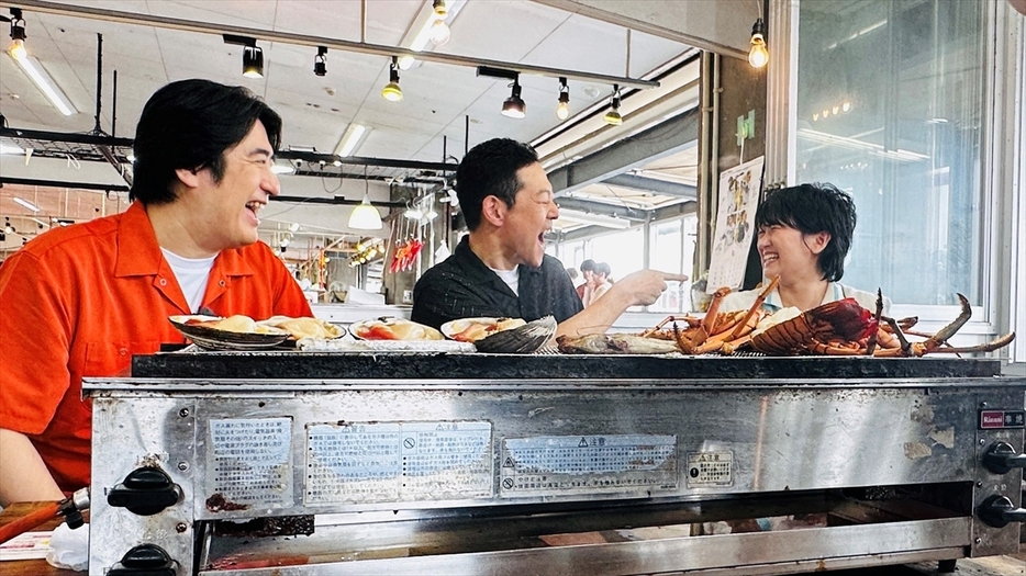 （左から）佐久間宣行、東野幸治、サーヤ