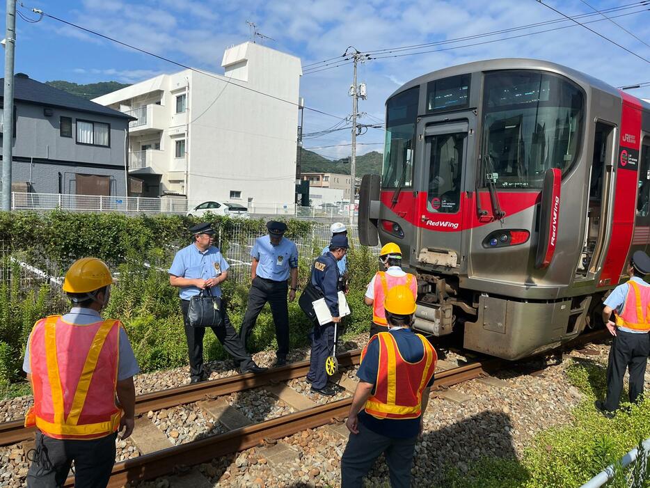 接触事故があった現場（16日午前11時、広島市安佐南区）