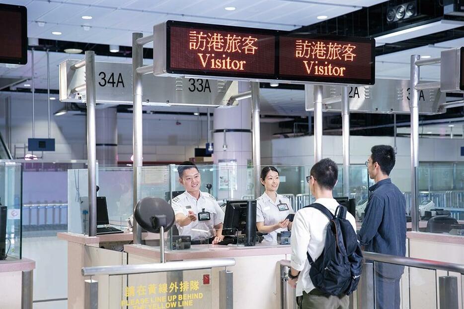 香港の入境事務処（Immigration Department）は10月16日、「香港入境時に税関窓口に提出する「旅客抵港申請表（Arrival Card）」の提出する必要はない」と発表した。