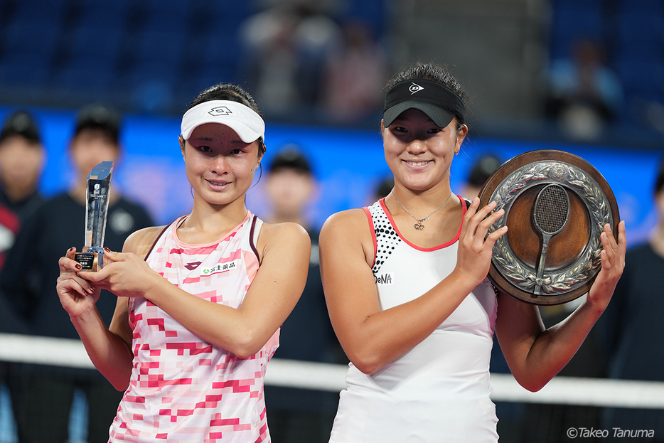 優勝した石井さやか（写真右）と準優勝の齋藤咲良（写真：田沼武男 Photo by Takeo Tanuma）