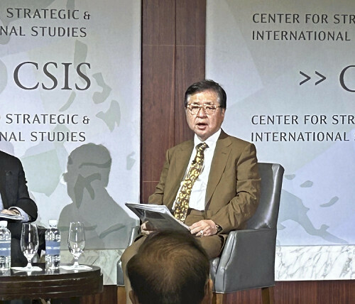 ＣＳＩＳで提言する兼原信克・元内閣官房副長官補（１６日、ワシントンで）