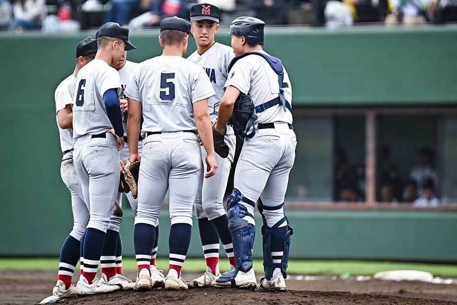 「全員野球」をテーマに掲げる横浜。織田翔希はバックへの信頼を口にした【写真：中戸川知世】