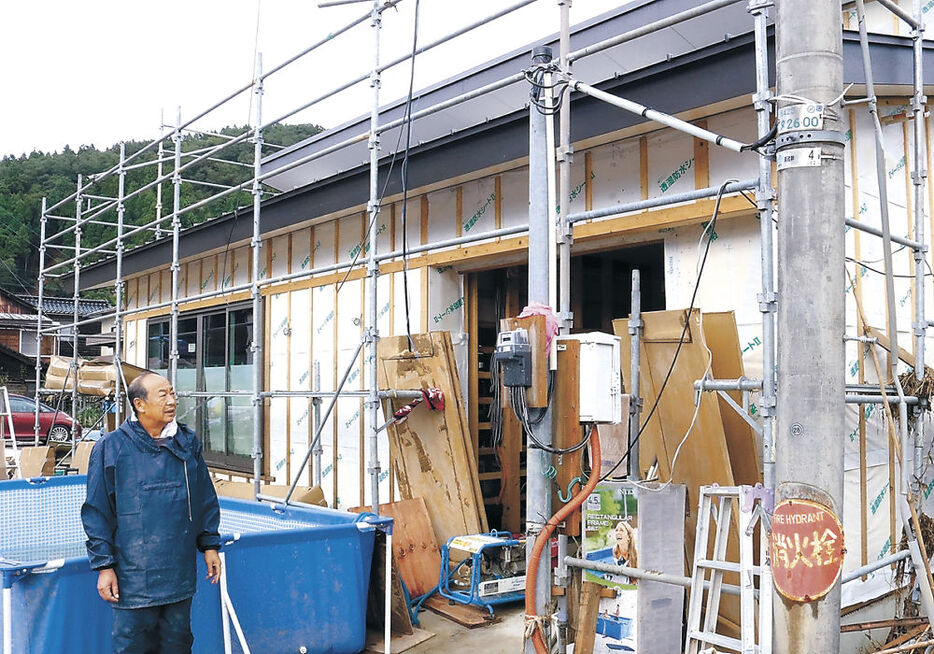 地震で全壊した自宅跡地で再建が進む医院＝輪島市町野町粟蔵