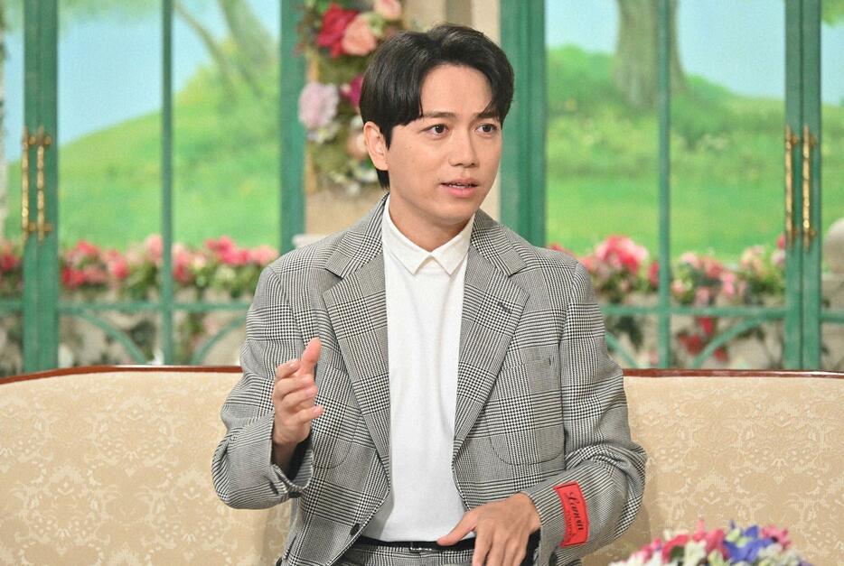 トーク番組「徹子の部屋」に出演する山崎育三郎さん＝テレビ朝日提供