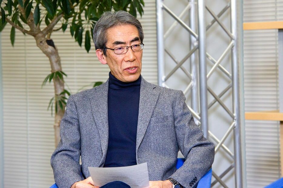 金子芳樹氏