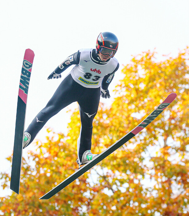 ノルディックスキーのＵＨＢ杯ジャンプ大会。優勝した中村直幹の飛躍＝２６日、札幌市大倉山ジャンプ競技場