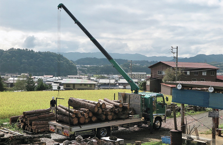 「積まマイカー」が材木の集積所を回る定期物流システムや、地元の飛驒信用組合でEnepoを決算できる仕組みの構築がプロジェクトを成功に導いた。