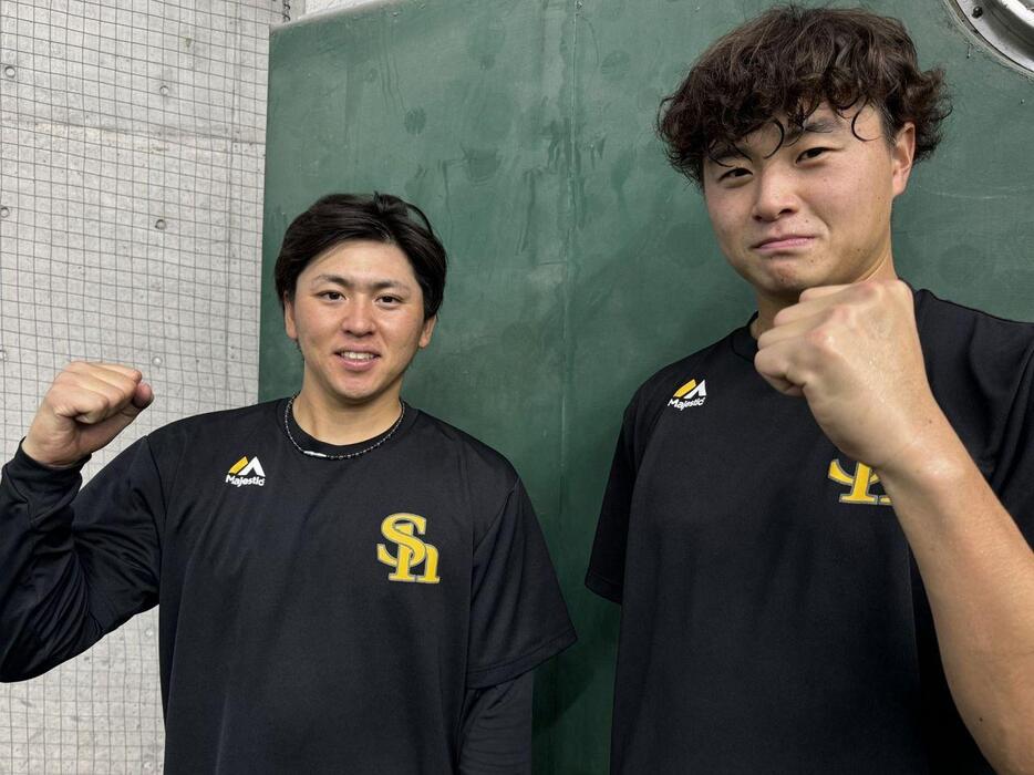 ファーム日本選手権に向けて、意気込みを見せる（右から）前田純と三浦（球団提供）