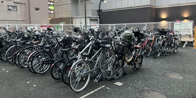 吉祥寺駅周辺には多数の駐輪場が存在しているが…