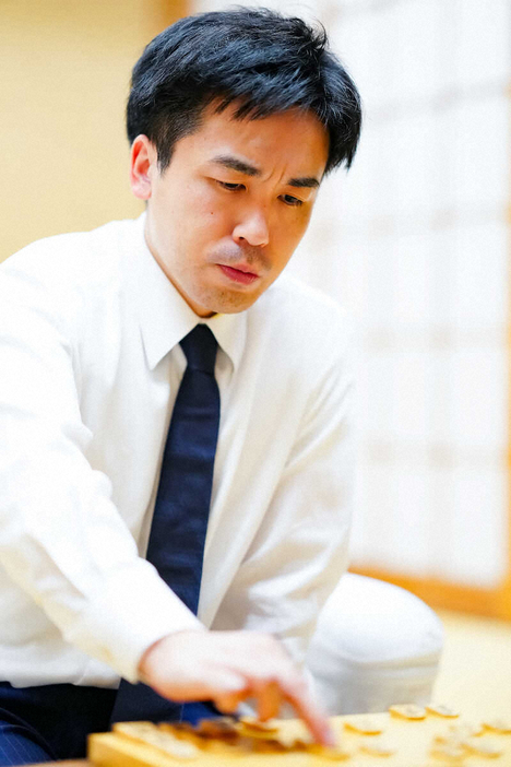 羽生善治九段に勝利した菅井竜也八段（撮影・会津　智海）