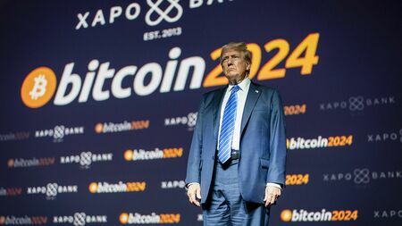 7月末に行われた業界向けのイベントで、トランプは仮想通貨業界への強い支援を約束した（写真：Doug Mills/The New York Times）