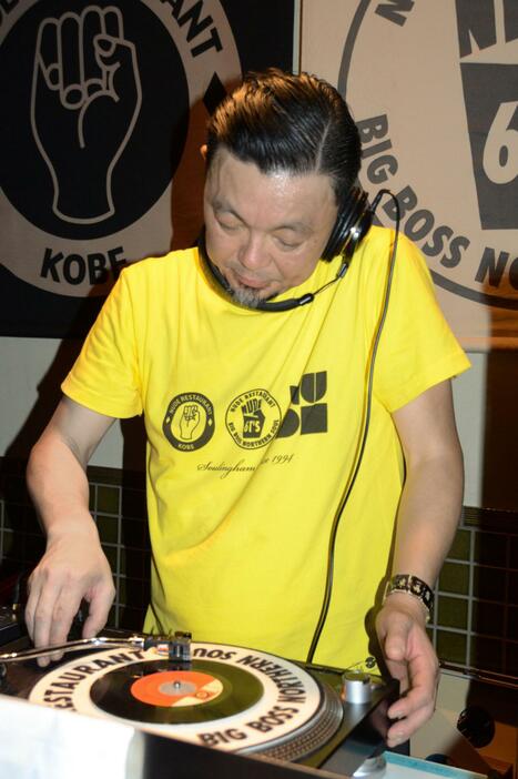 音楽イベント「ヌードレストラン」主催者のDJ北秋亮さん