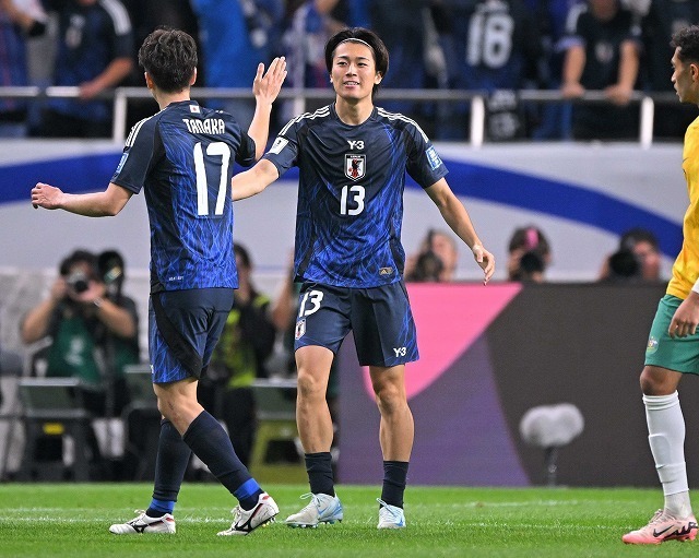 日本が振り出しに戻した。写真：金子拓弥（サッカーダイジェスト写真部）