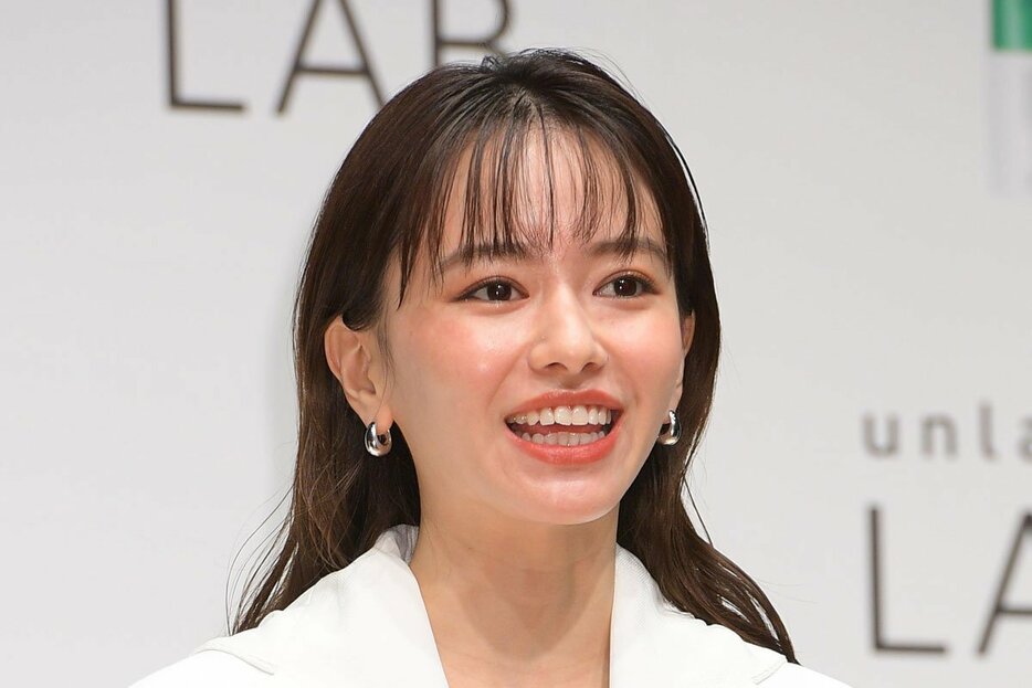 Ｈｉｒｏとの結婚を発表した山本舞香