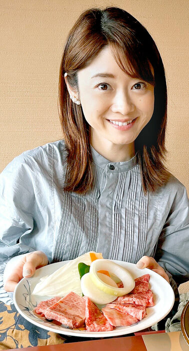 佐賀で大好きなお肉を楽しんだ飯田菜奈アナ