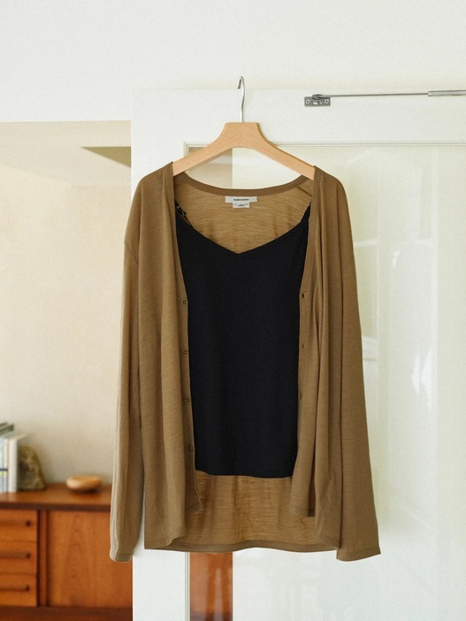 U Merino 150 Cardigan（カーディガン）￥22,000／ゴールドウィン（アイスブレーカー）