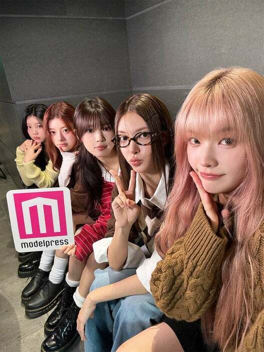 WONHEE（ウォンヒ）、MINJU（ミンジュ）、 MOKA（モカ）、YUNAH（ユナ）IROHA（イロハ）／ILLIT（P）&（C） BELIFT LAB Inc.