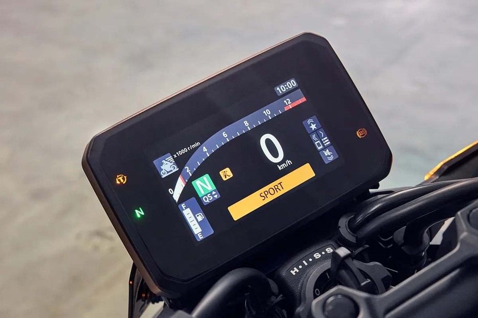 5インチのフルカラーTFTメーターは、さまざまな情報を正確にライダーに伝える。表示モードも選択でき、スマートフォンとの連携でナビケーションの表示も可能だ。