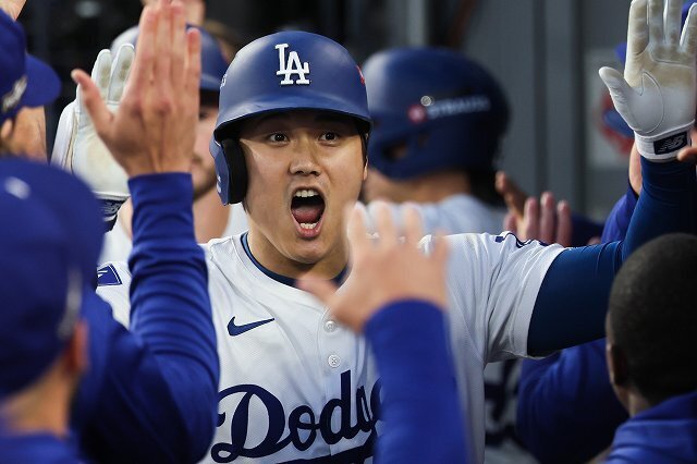 ２回に同点の３ランを放った大谷。(C) Getty Images