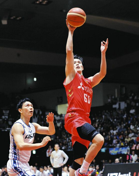 名古屋Ｄ―三河　第１クオーター　シュートを決める名古屋Ｄ・坂本