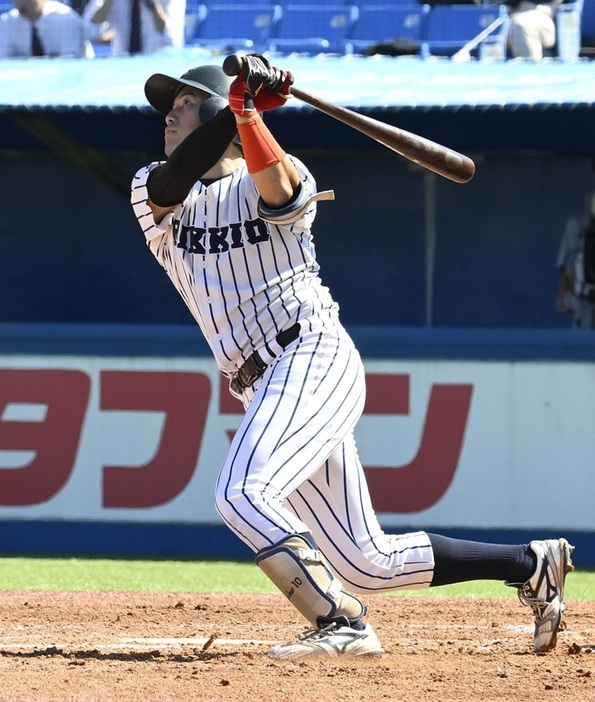 立大・齋藤は2回裏、逆転満塁弾を放った[写真=矢野寿明]