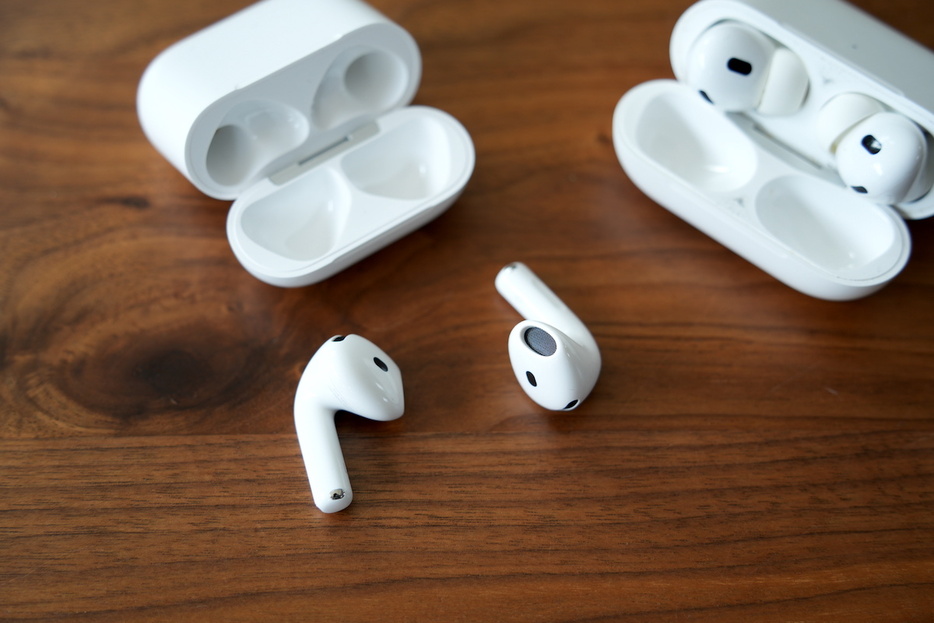 ▲AirPods 4 ANCは2万9800円。AirPods Pro 2（3万9800円）よりも1万円も安いのも魅力だ