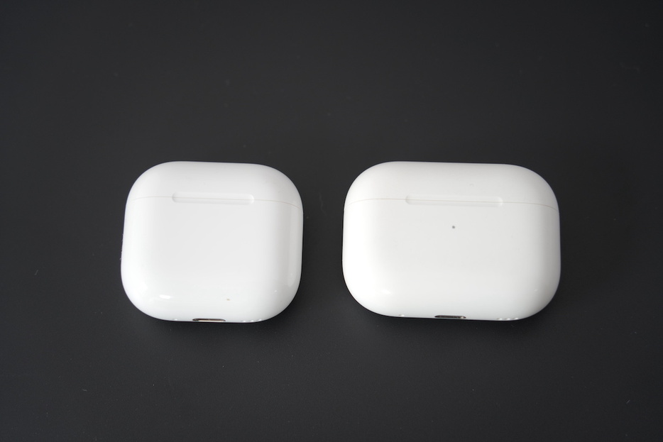 ▲左がAirPods 4 ANC、右がAirPods Pro 2