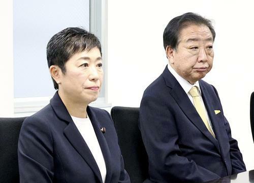 立憲民主党の執行役員会に臨む野田代表（右）と辻元清美代表代行（２８日午前、同党本部で）＝源幸正倫撮影