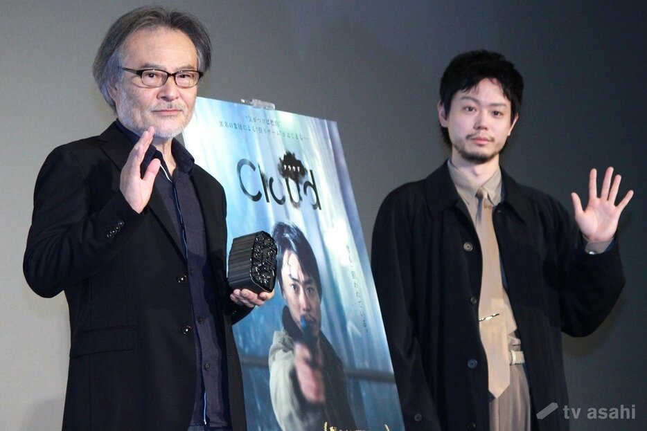 黒沢清監督、釜山国際映画祭のレッドカーペットで困惑「どう歩いていいのか…」