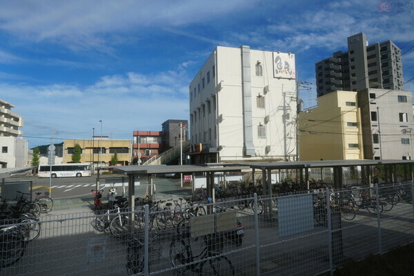 鳴門駅前（安藤昌季撮影）。