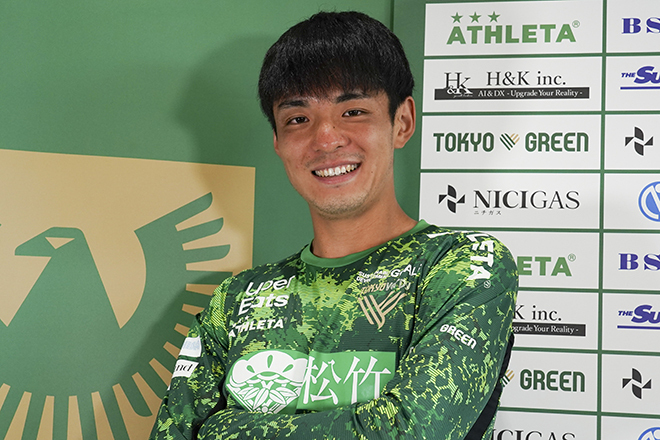 持ち味のFKについて話してくれた山田。写真：塚本侃太（サッカーダイジェスト写真部）