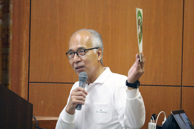 飼育員の兼光秀泰さん