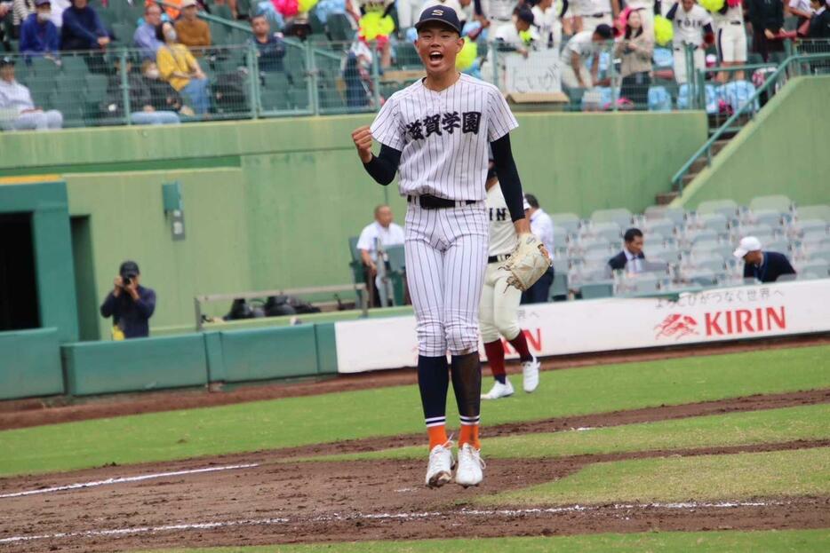 完投勝利を挙げた滋賀学園・長崎投手