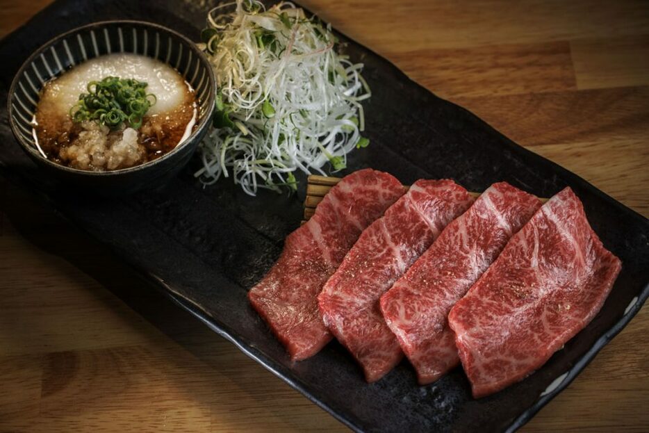 「香味野菜ととろろポン酢の牛焼き」1,800円