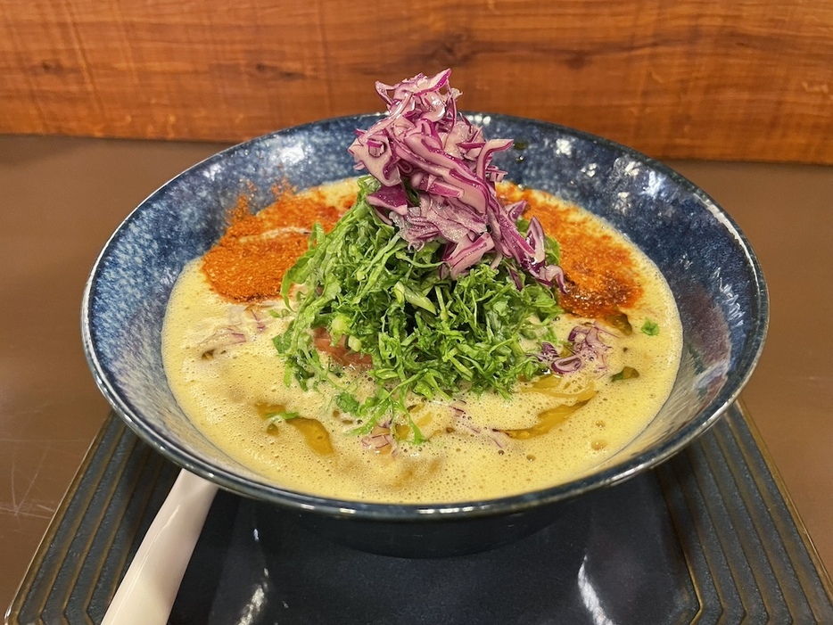 人気スパイスラーメン店が移転リニューアル