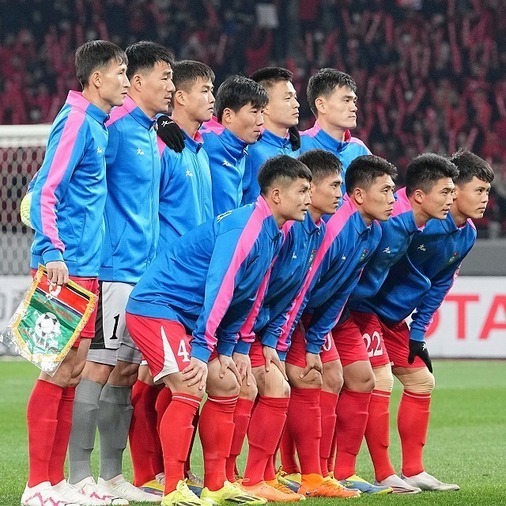 中国経由でキルギスから帰還した北朝鮮代表。(C)SOCCER DIGEST