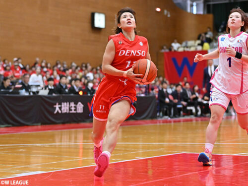 デンソーの梅木は「自分の仕事を一生懸命やろうという気持ちで2日間臨みました」と開幕2試合を振り返った [写真]＝Wリーグ