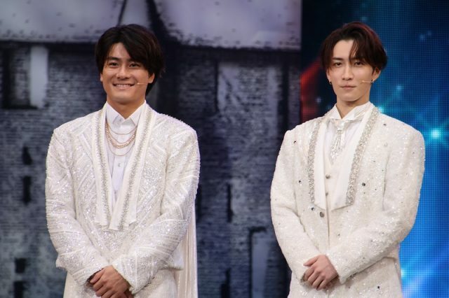 森本慎太郎（左）と渡辺翔太