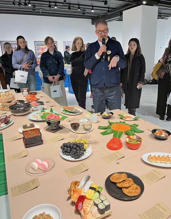 会場に展示された、47都道府県の料理や特産品の食品サンプル＝9月30日、ロンドン（共同）