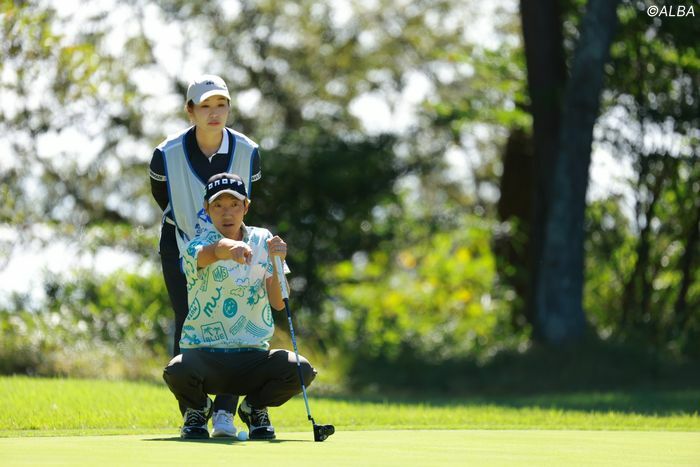 重永亜斗夢が優勝争い　手にするのは“平田モデル”のパター