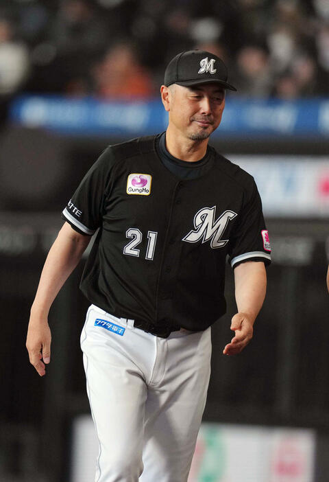 ロッテ吉井監督（24年10月14日撮影）