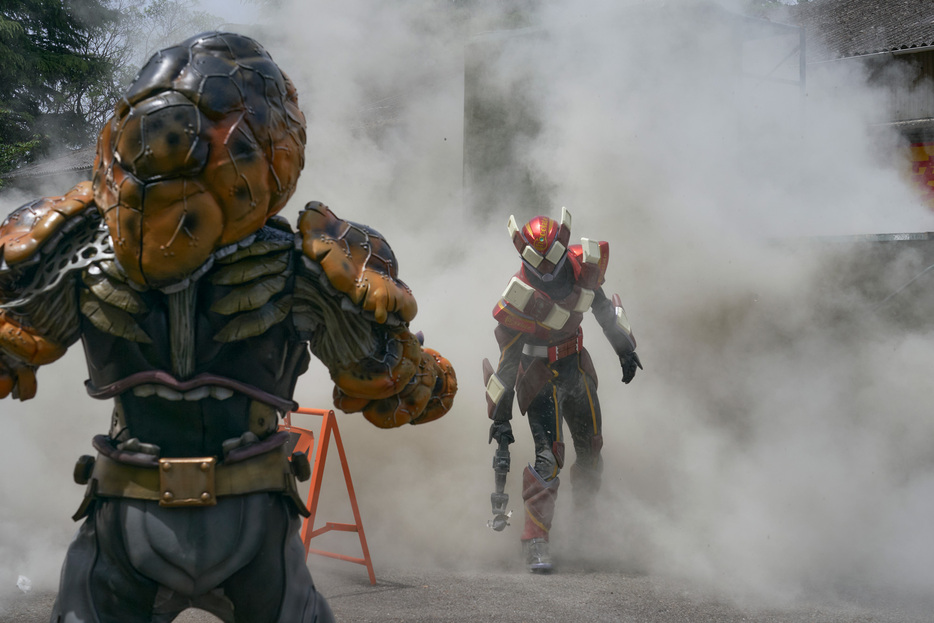 仮面ライダーヴァレンが初登場！ - (c)2024 石森プロ・テレビ朝日・ADK EM・東映